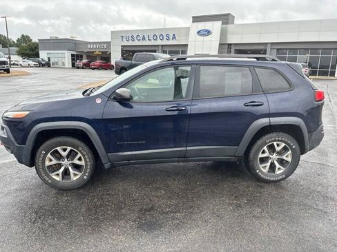 Used 2016 Jeep Cherokee Trailhawk w/ Comfort/Convenience Group AWD/4WD image 5