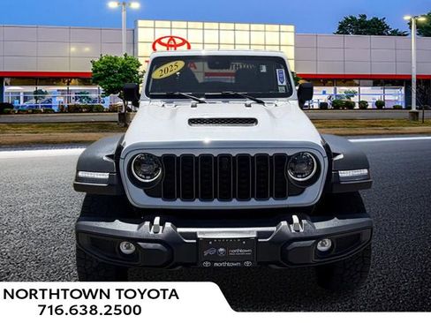 Used 2025 Jeep Gladiator Mojave w/ Safety Group AWD/4WD image 25