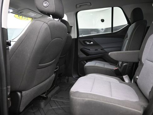 Used 2019 Chevrolet Traverse LT FWD image 12