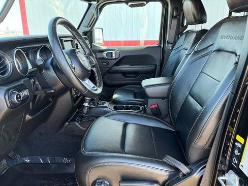 Used 2022 Jeep Gladiator Overland w/ Popular Equipment Package AWD/4WD image 22