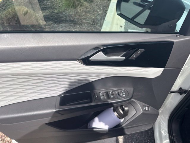 Certified 2022 Volkswagen Taos S FWD image 18