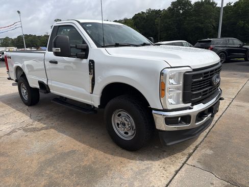 Used 2023 Ford F250 XL w/ XL Chrome Package AWD/4WD image 4
