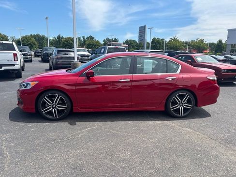 Used 2017 Honda Accord Sport image 4