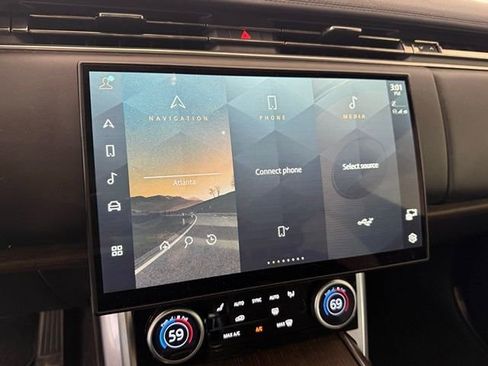 Used 2023 Land Rover Range Rover SE image 31