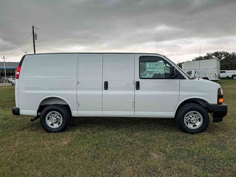 New 2025 Chevrolet Express 2500 Work Van w/ Driver Convenience Package image 4