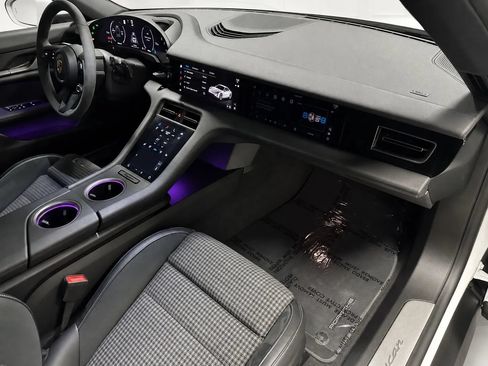 Used 2025 Porsche Taycan RWD image 19