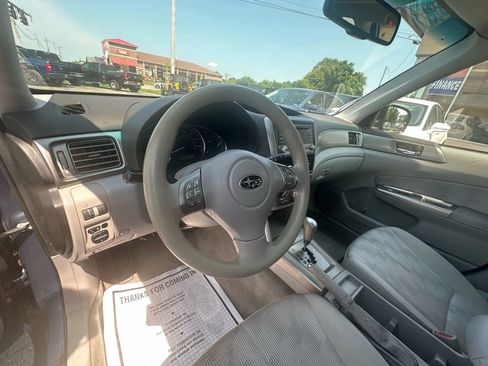 Used 2010 Subaru Forester 2.5X Premium image 12