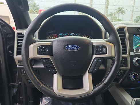Used 2019 Ford F150 Lariat w/ Equipment Group 502A Luxury AWD/4WD image 29