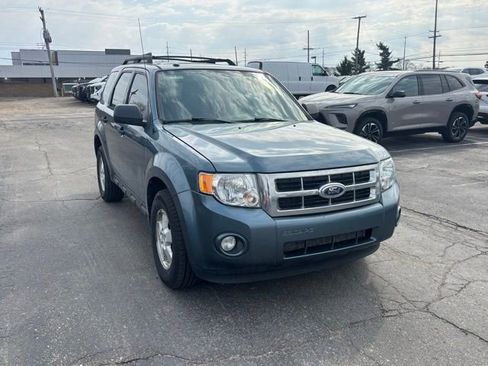 Used 2011 Ford Escape XLT w/ 202A Rapid Spec Order Code AWD/4WD image 3