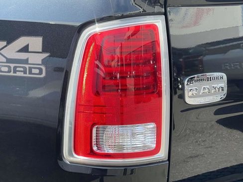 Used 2018 RAM 2500 Longhorn image 9