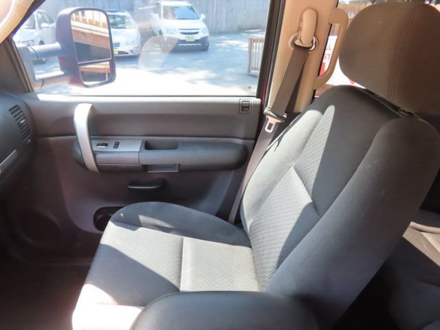 Used 2007 Chevrolet Silverado 2500 LT w/ Suspension Package, Off-Road AWD/4WD image 19