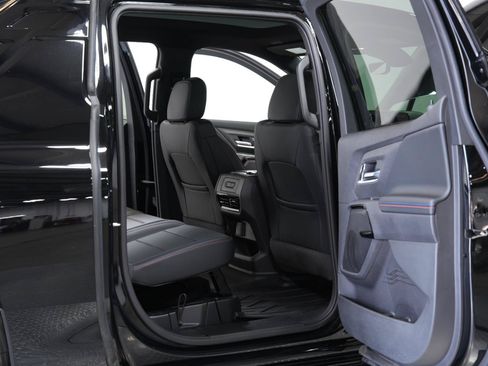 Used 2025 Chevrolet Silverado EV RST AWD/4WD image 12