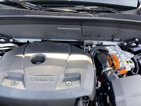 New 2026 Volvo XC90 T8 Ultra w/ Lounge Package image 13