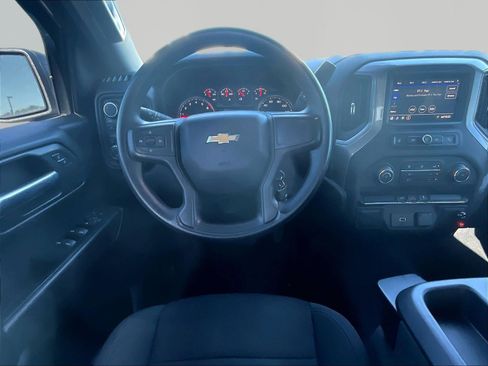 Used 2020 Chevrolet Silverado 1500 Custom w/ Custom Value Package AWD/4WD image 9