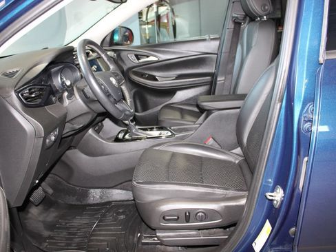 Used 2020 Buick Encore GX Essence w/ Experience Buick Package AWD/4WD image 9