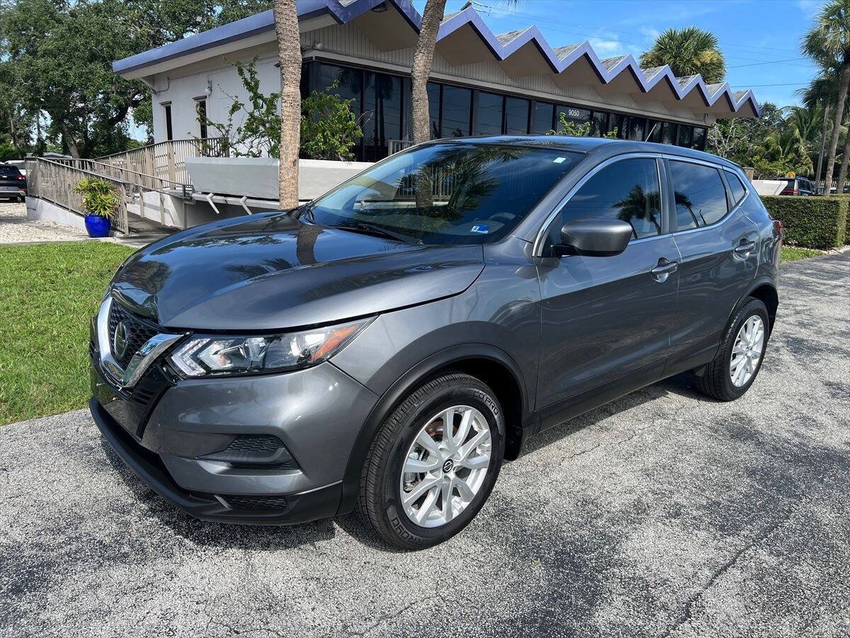 Used 2022 Nissan Rogue Sport S FWD image 2