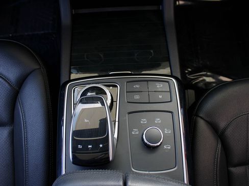 Used 2018 Mercedes-Benz GLS 450 4MATIC image 40