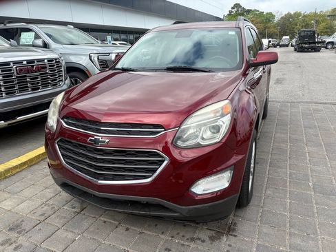 Used 2017 Chevrolet Equinox LT w/ Convenience Package image 2