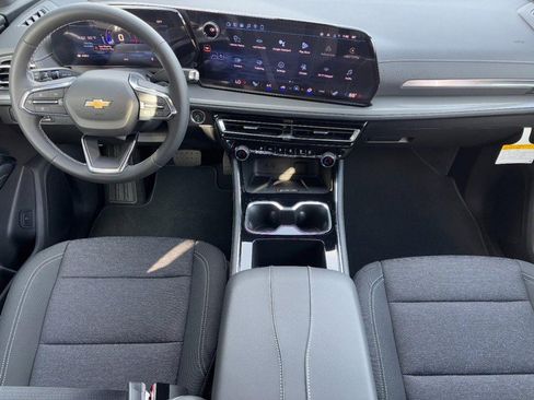 New 2026 Chevrolet Traverse LT w/ Driver Confidence Package FWD image 7