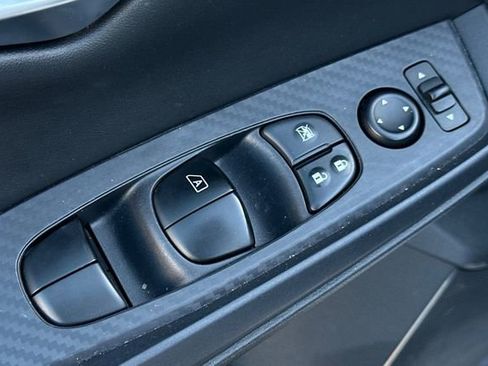 Used 2023 Nissan Sentra SV image 12