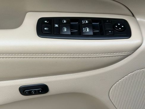 Used 2021 Jeep Grand Cherokee Limited w/ Premium Lighting Group AWD/4WD image 14