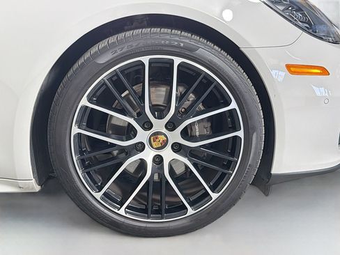 Certified 2023 Porsche Panamera Platinum Edition image 14