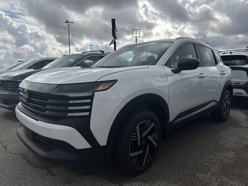 New 2026 Nissan Kicks SV image 4