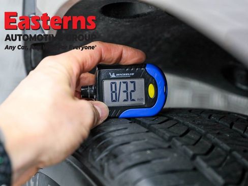 Used 2024 Toyota Venza LE image 29