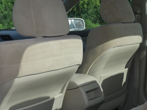 Used 2010 Toyota Camry LE FWD image 20