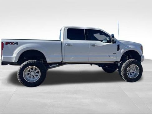 Used 2017 Ford F250 Platinum w/ Platinum Ultimate Package image 5
