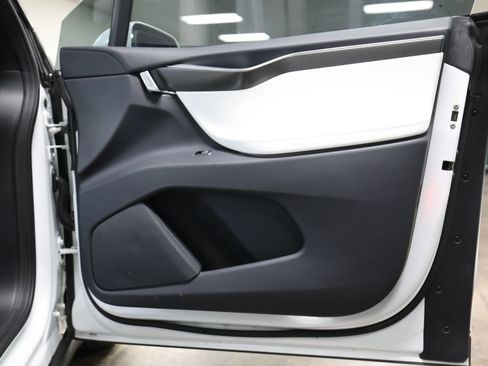 Used 2017 Tesla Model X 100D image 37