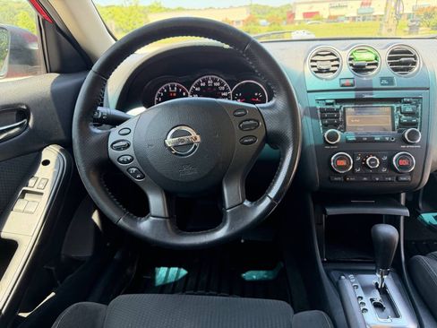 Used 2010 Nissan Altima 2.5 S w/ Premium Pkg FWD image 10