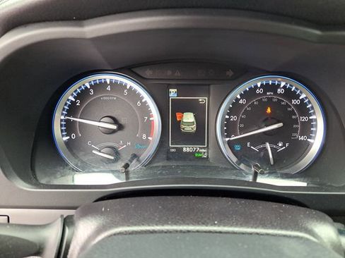 Used 2019 Toyota Highlander XLE AWD/4WD image 9