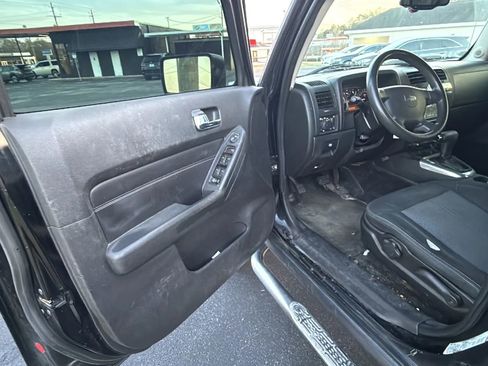 Used 2007 HUMMER H3 image 9