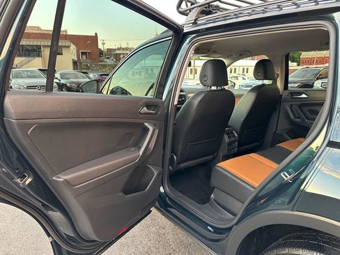 Used 2018 Volkswagen Tiguan SE w/ 18" Alloy Wheels Package AWD/4WD image 19