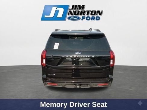 Used 2025 Ford Expedition Active AWD/4WD image 9