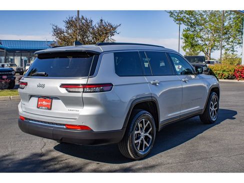 Used 2024 Jeep Grand Cherokee L Limited AWD/4WD image 8
