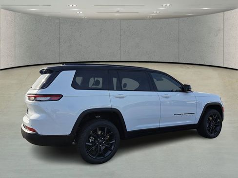 New 2026 Jeep Compass Latitude image 5