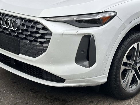 Certified 2025 Audi Q5 Premium Plus w/ Premium Plus image 8