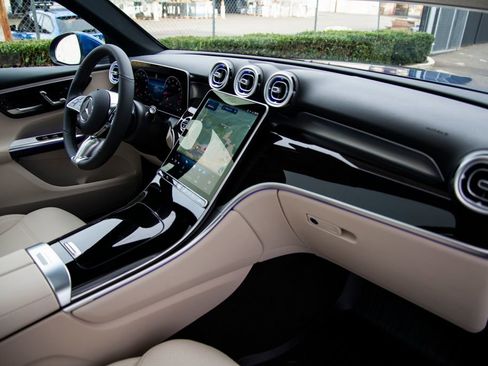 New 2026 Mercedes-Benz GLC 300 4MATIC image 18