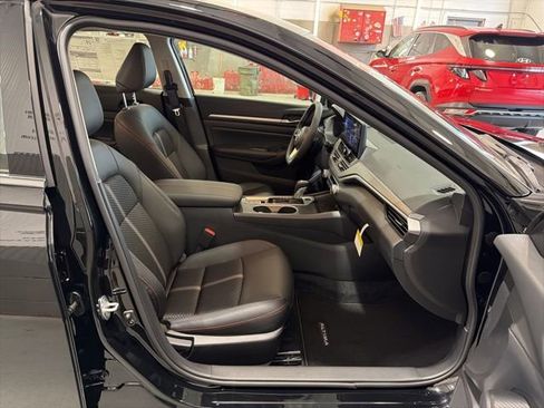 New 2026 Nissan Altima 2.5 SR image 10