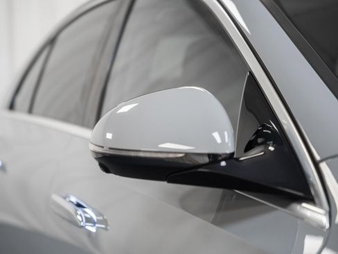 Used 2025 Mercedes-Benz E 350 4MATIC Sedan image 18