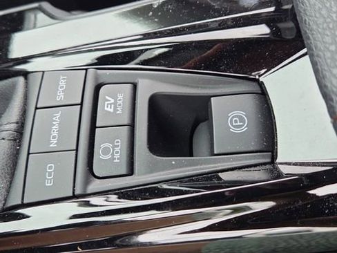 Used 2026 Toyota Camry XLE FWD image 24