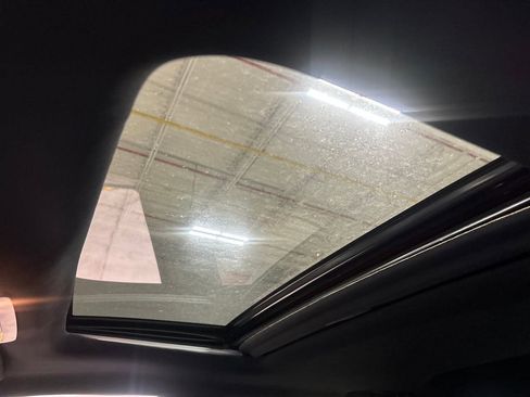 Used 2020 Toyota Tacoma Limited image 9