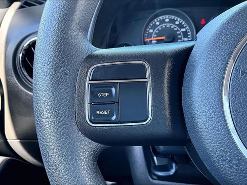 Used 2016 Jeep Patriot Sport FWD image 21