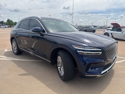 Used 2022 Genesis GV70 2.5T AWD/4WD image 4