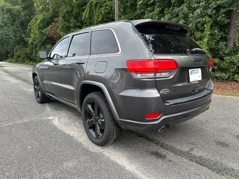 Used 2014 Jeep Grand Cherokee Altitude RWD image 3