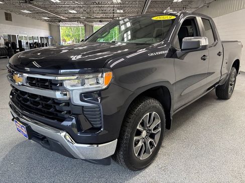 Used 2023 Chevrolet Silverado 1500 LT AWD/4WD image 3