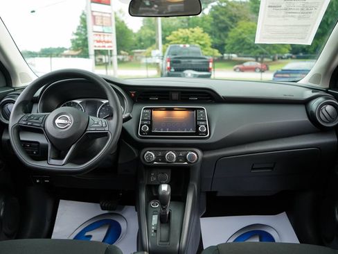 Used 2025 Nissan Kicks Play S FWD image 9