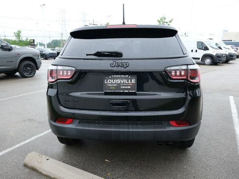 Used 2020 Jeep Compass Latitude AWD/4WD image 8